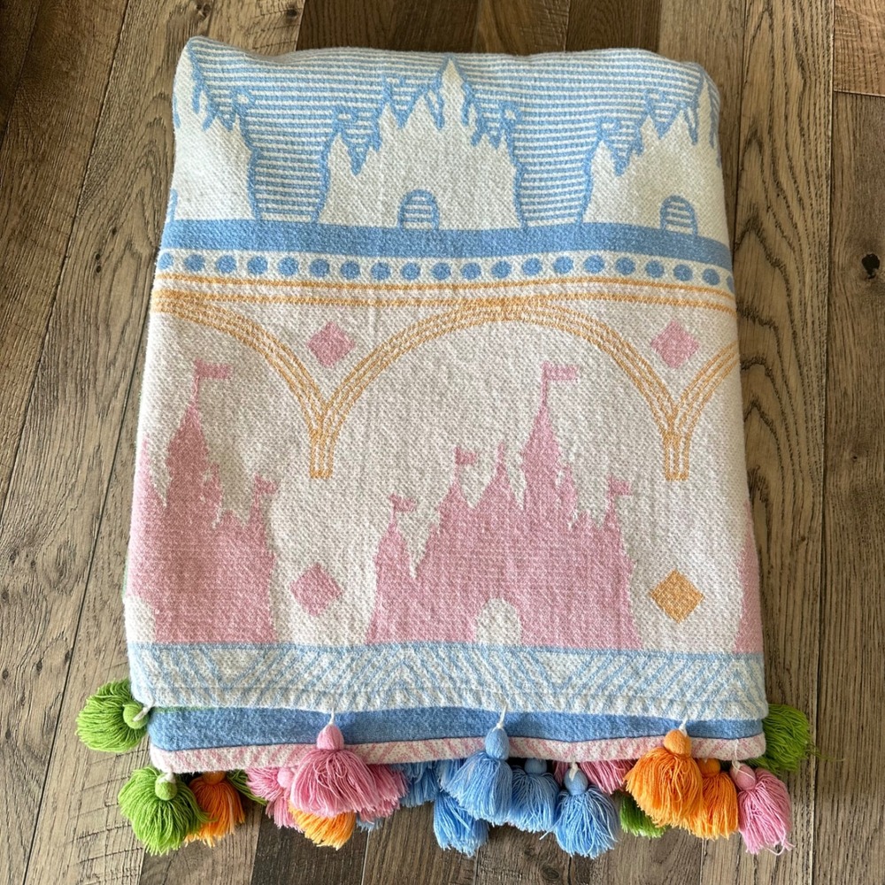 Disney Parks Fantasyland Castle Pastel Knit Throw Blanket Tassels 72x60 Cotton - Picture 9 of 9